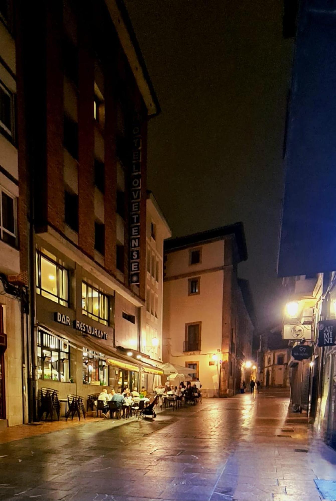 Ferienwohnung Atico De Diseno En El Centro Oviédo Exterior foto